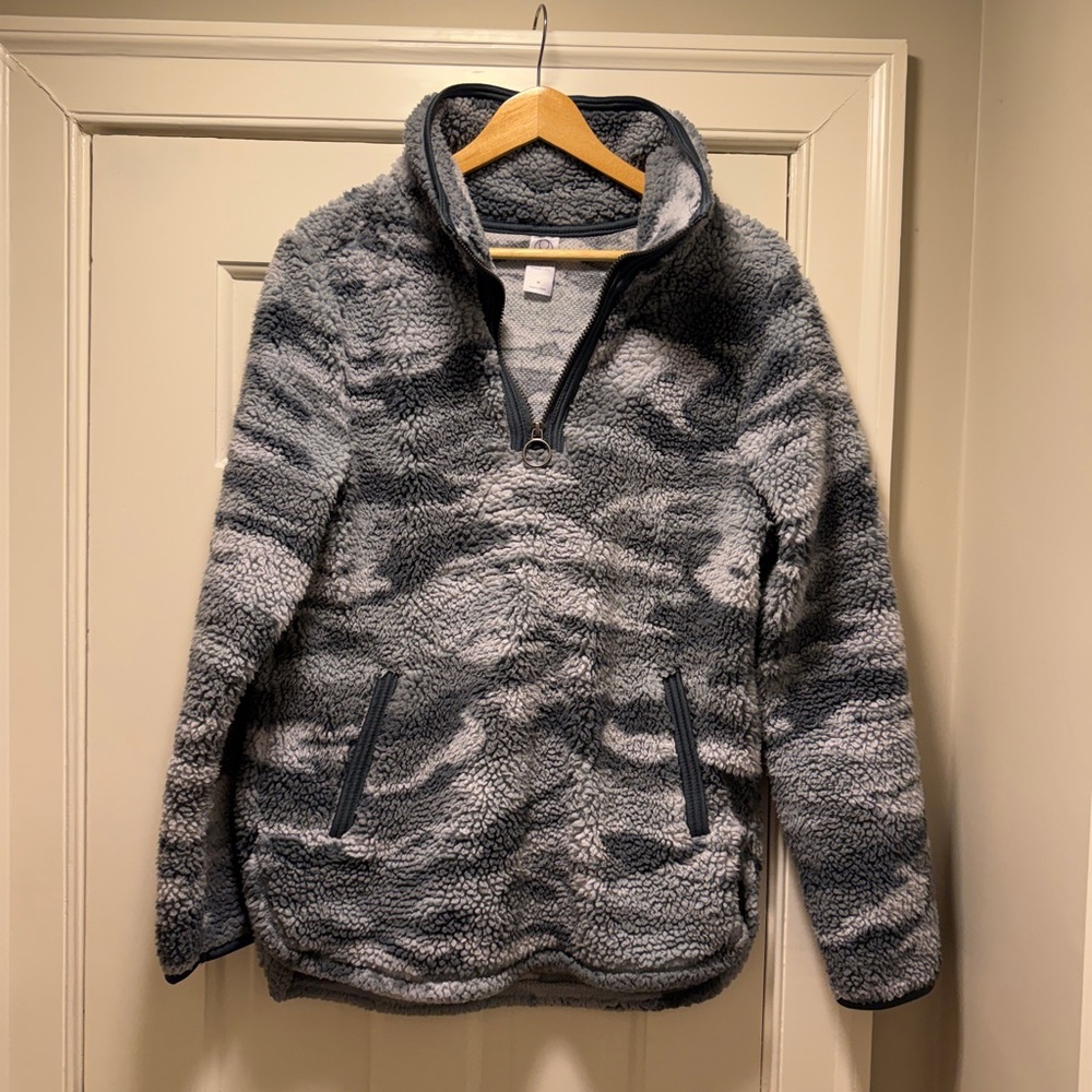 Te Verde Gray Camouflage Sherpa Pullover Jacket